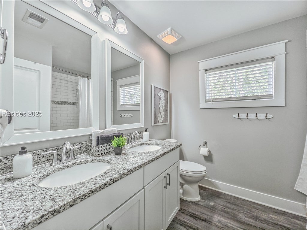 Hilton Head Island, South Carolina, 29928, United States, 5 Bedrooms Bedrooms, ,4 BathroomsBathrooms,Residential,Active,1973536