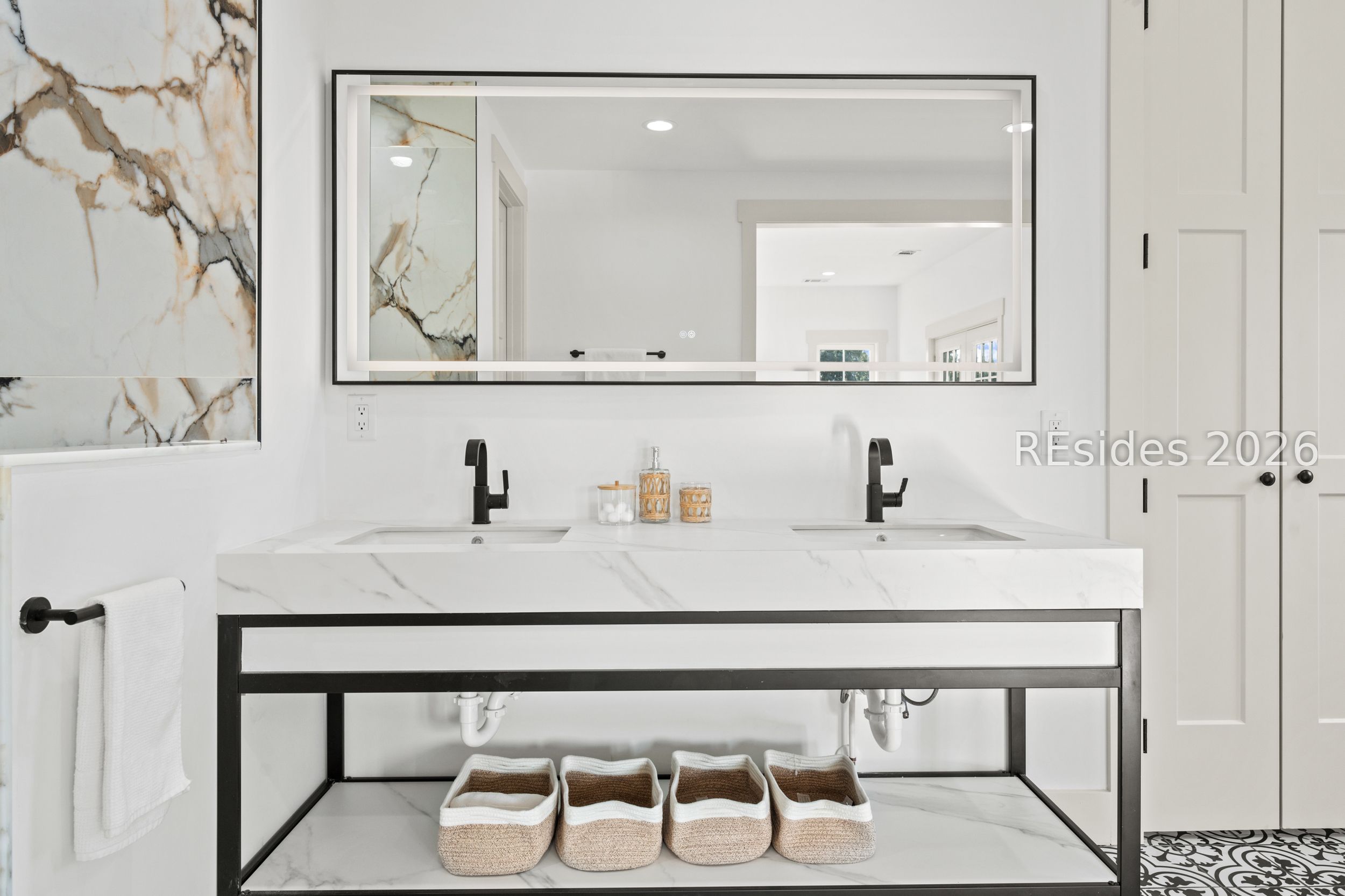 Hilton Head Island, South Carolina, 29926, United States, 3 Bedrooms Bedrooms, ,4 BathroomsBathrooms,Residential,Active,2007983