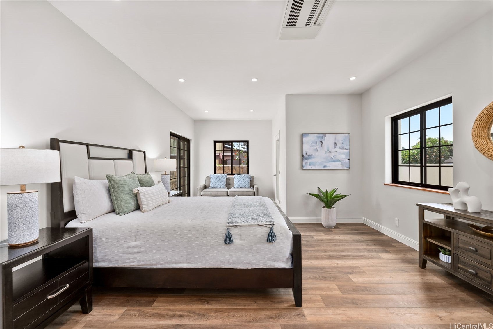 Honolulu, Hawaii, 96816, United States, 6 Bedrooms Bedrooms, ,6 BathroomsBathrooms,Residential,Active,1943793