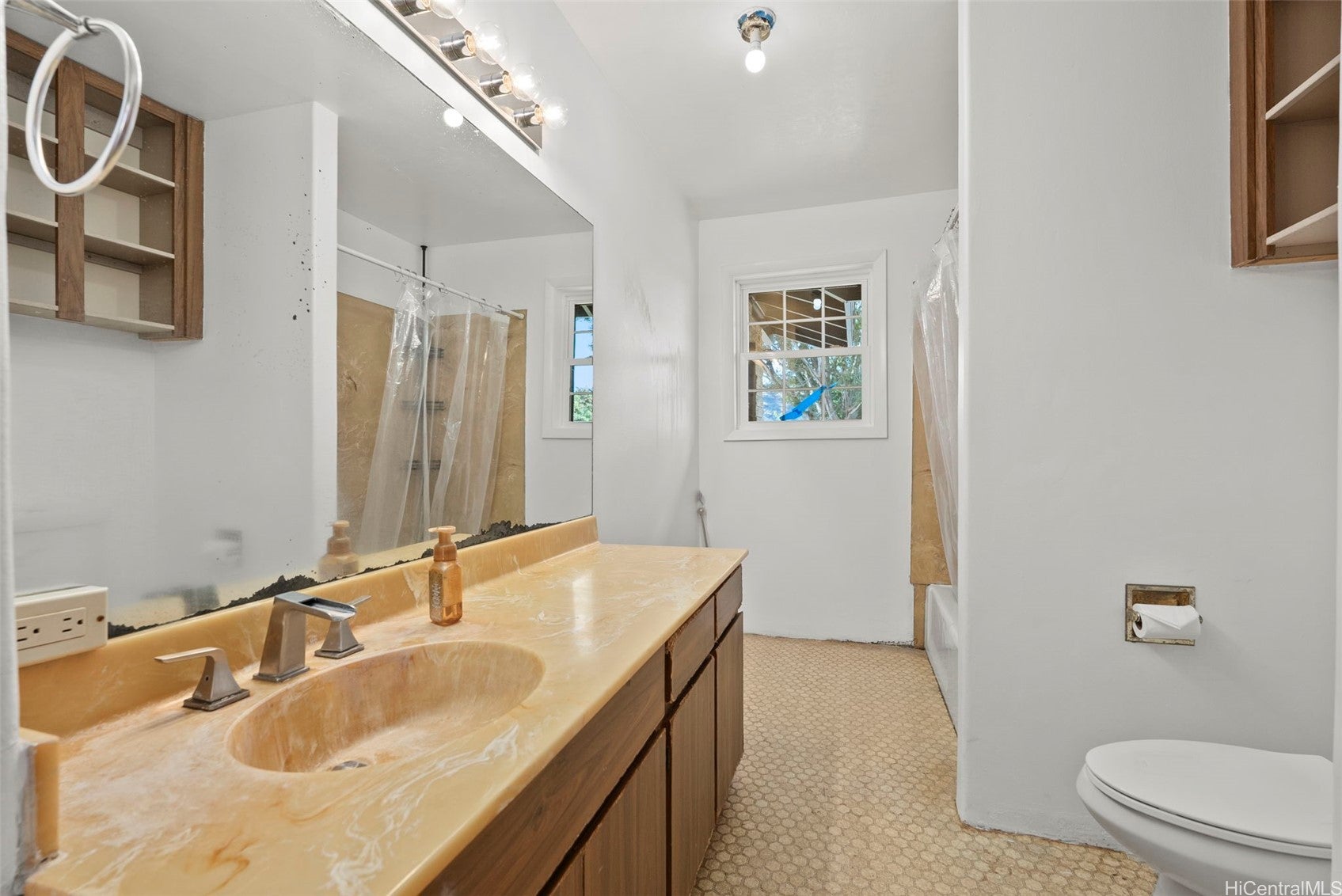 Waianae, Hawaii, 96792, United States, 7 Bedrooms Bedrooms, ,5 BathroomsBathrooms,Residential,Active,2015247