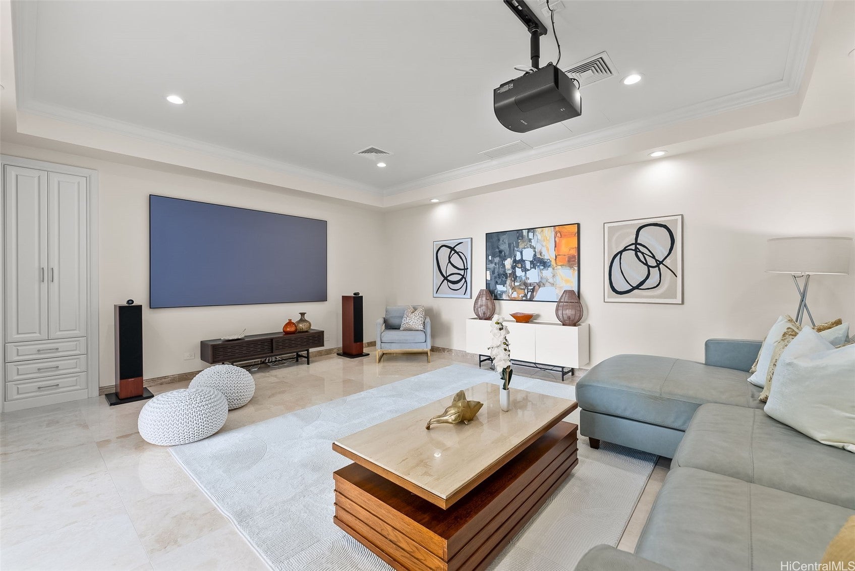 Honolulu, Hawaii, 96821, United States, 7 Bedrooms Bedrooms, ,8 BathroomsBathrooms,Residential,Active,2006802