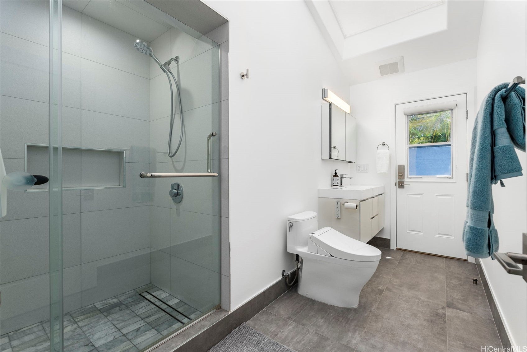 Honolulu, Hawaii, 96825, United States, 5 Bedrooms Bedrooms, ,4 BathroomsBathrooms,Residential,Active,1943784