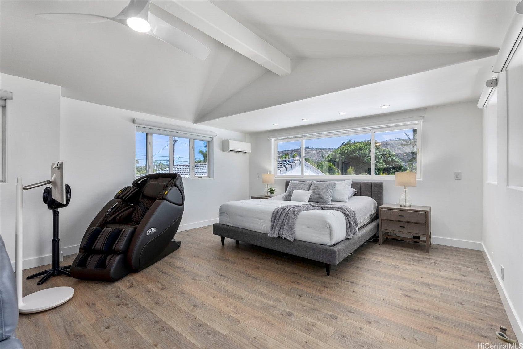 Honolulu, Hawaii, 96825, United States, 5 Bedrooms Bedrooms, ,4 BathroomsBathrooms,Residential,Active,1943784