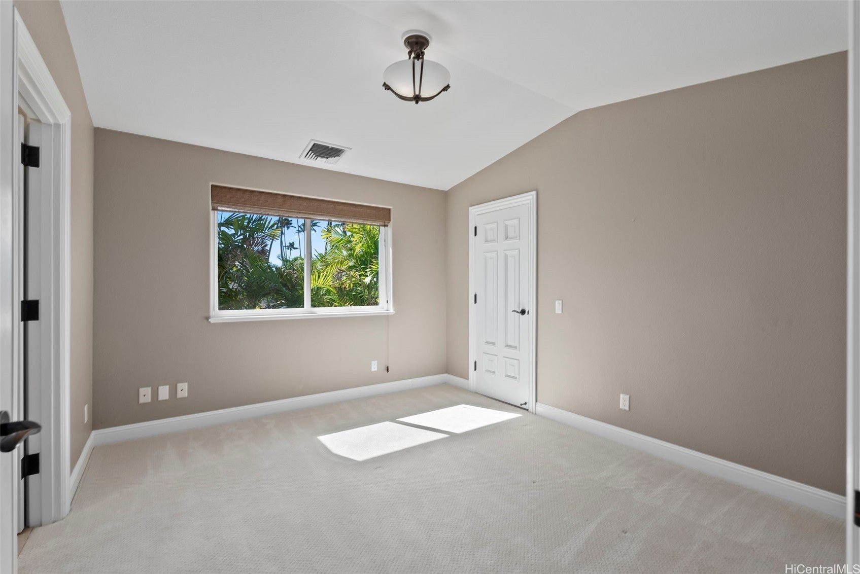 Honolulu, Hawaii, 96816, United States, 4 Bedrooms Bedrooms, ,4 BathroomsBathrooms,Residential,Contingent,1943772
