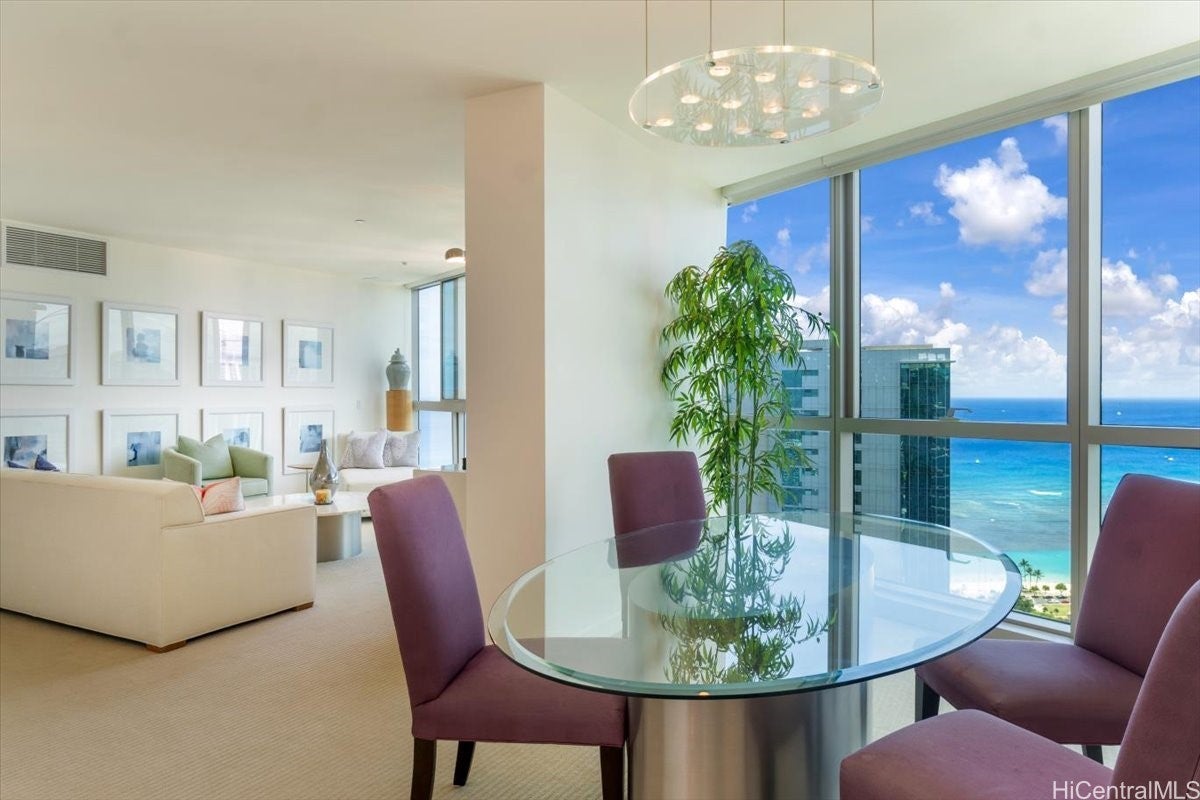 Honolulu, Hawaii, 96814, United States, 4 Bedrooms Bedrooms, ,5 BathroomsBathrooms,Residential,Active,1822012