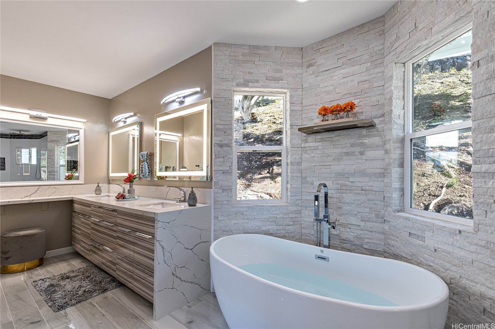 Honolulu, Hawaii, 96825, United States, ,4 BathroomsBathrooms,Residential,Active,1703164