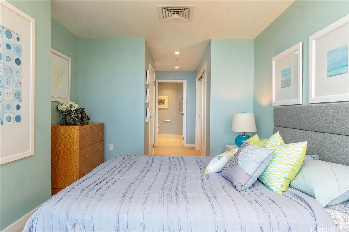 Honolulu, Hawaii, 96814, United States, 4 Bedrooms Bedrooms, ,5 BathroomsBathrooms,Residential,Active,1822012