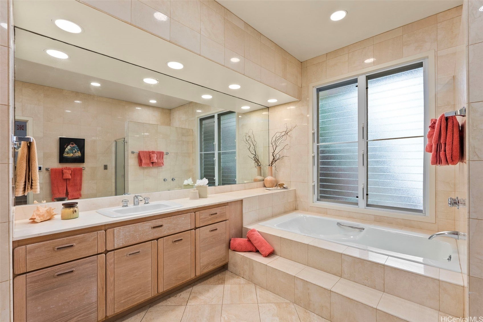 Kailua, Hawaii, 96734, United States, 12 Bedrooms Bedrooms, ,16 BathroomsBathrooms,Residential,Active,1943820