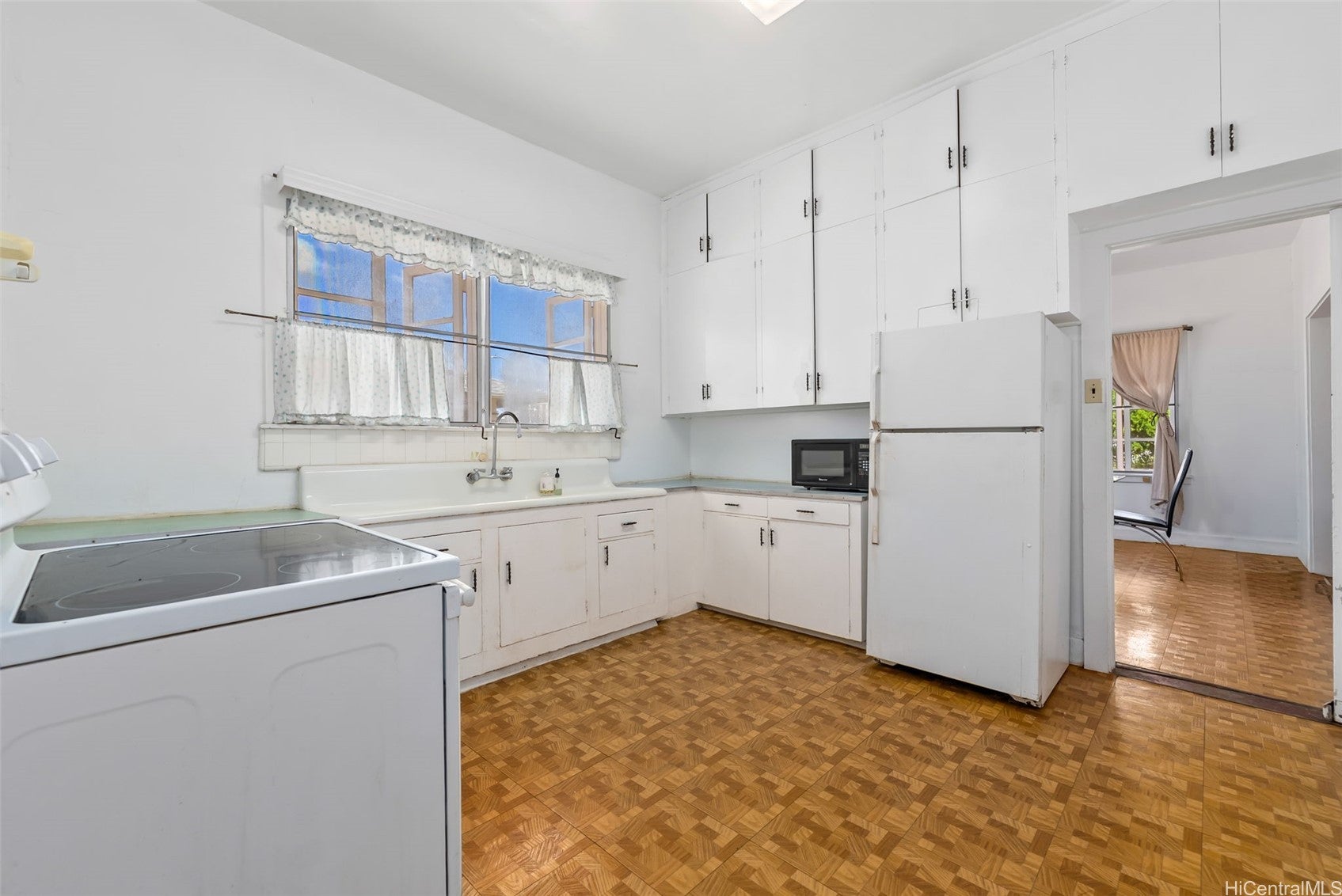 Honolulu, Hawaii, 96815, United States, 5 Bedrooms Bedrooms, ,2 BathroomsBathrooms,Residential,Active,2002333