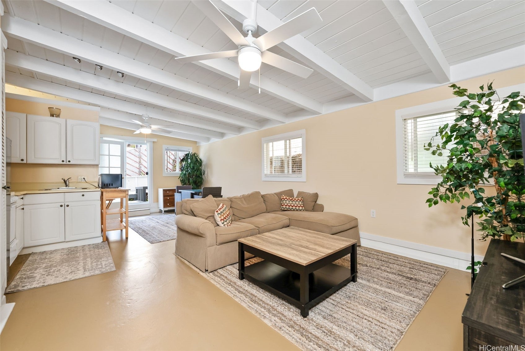 Honolulu, Hawaii, 96821, United States, 10 Bedrooms Bedrooms, ,7 BathroomsBathrooms,Residential,Active,1943771