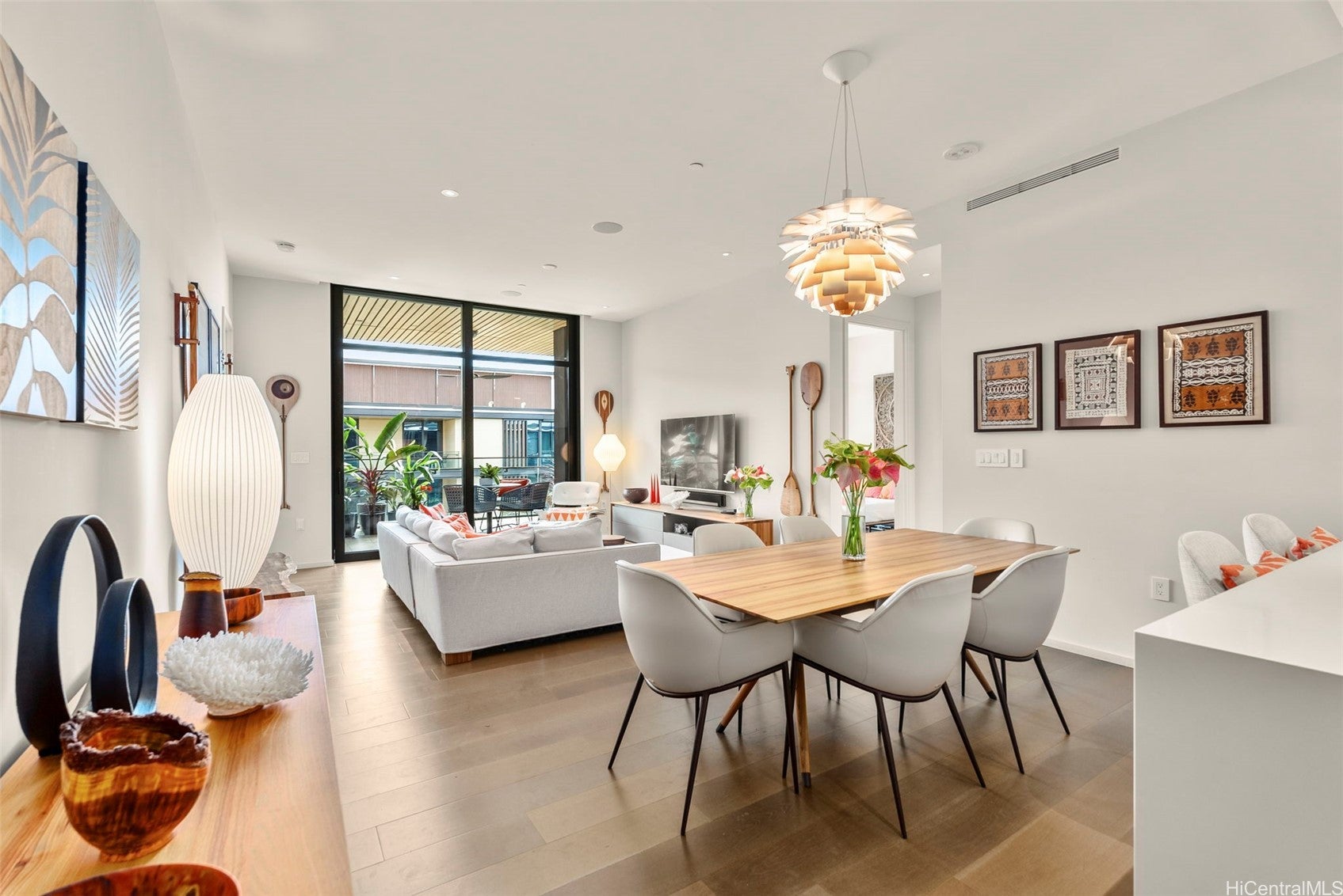 Honolulu, Hawaii, 96814, United States, 2 Bedrooms Bedrooms, ,2 BathroomsBathrooms,Residential,Active,2009852