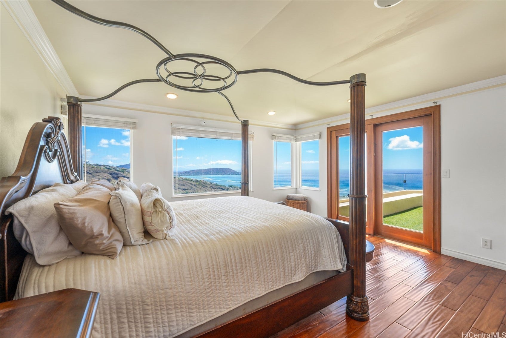 Honolulu, Hawaii, 96821, United States, 5 Bedrooms Bedrooms, ,5 BathroomsBathrooms,Residential,Active,1943765