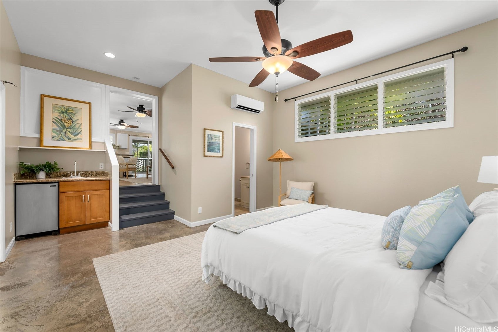 Kailua, Hawaii, 96734, United States, 6 Bedrooms Bedrooms, ,3 BathroomsBathrooms,Residential,Pending,1943834