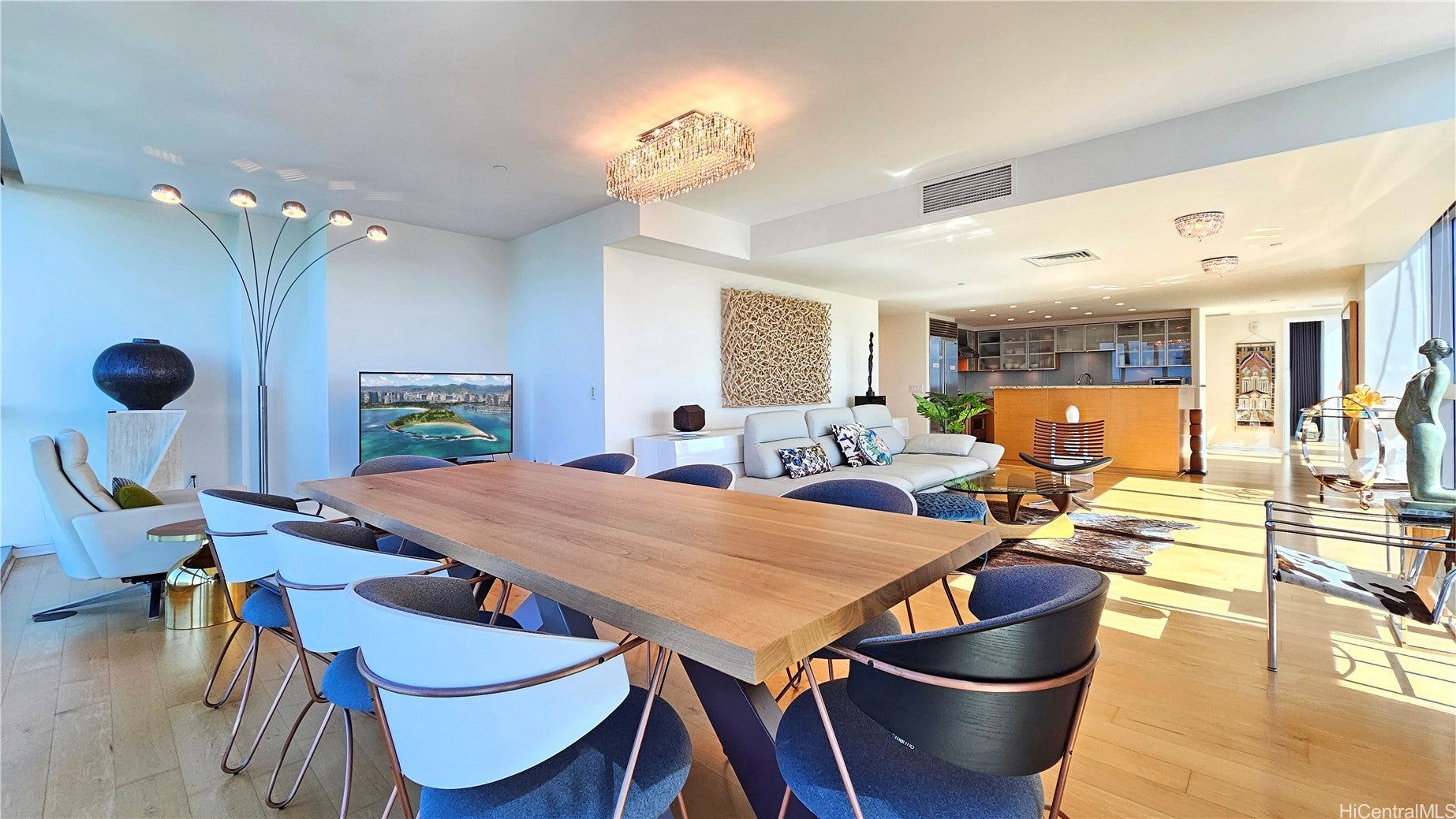 Honolulu, Hawaii, 96814, United States, 3 Bedrooms Bedrooms, ,3 BathroomsBathrooms,Residential,Active,2013630