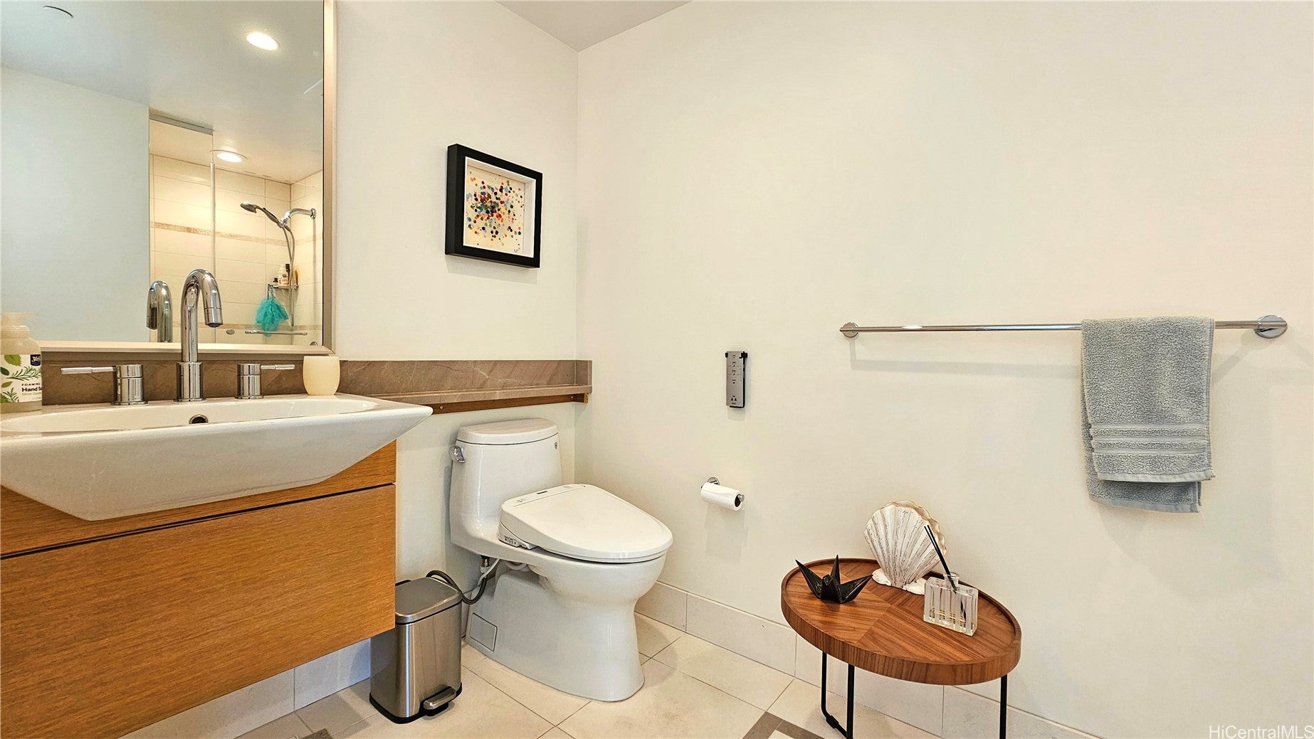 Honolulu, Hawaii, 96814, United States, ,3 BathroomsBathrooms,Residential,Active,1778695
