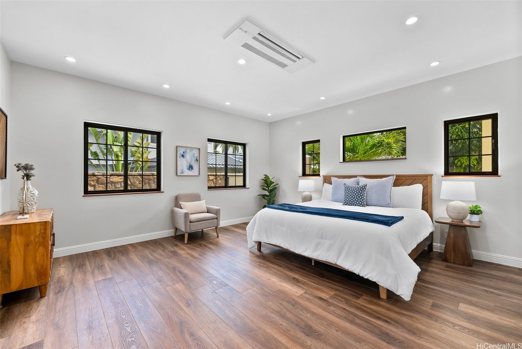 Honolulu, Hawaii, 96816, United States, 6 Bedrooms Bedrooms, ,6 BathroomsBathrooms,Residential,Active,1943793