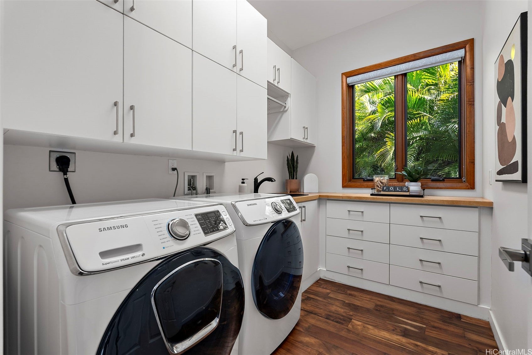 Honolulu, Hawaii, 96816, United States, 4 Bedrooms Bedrooms, ,4 BathroomsBathrooms,Residential,Active,1943823