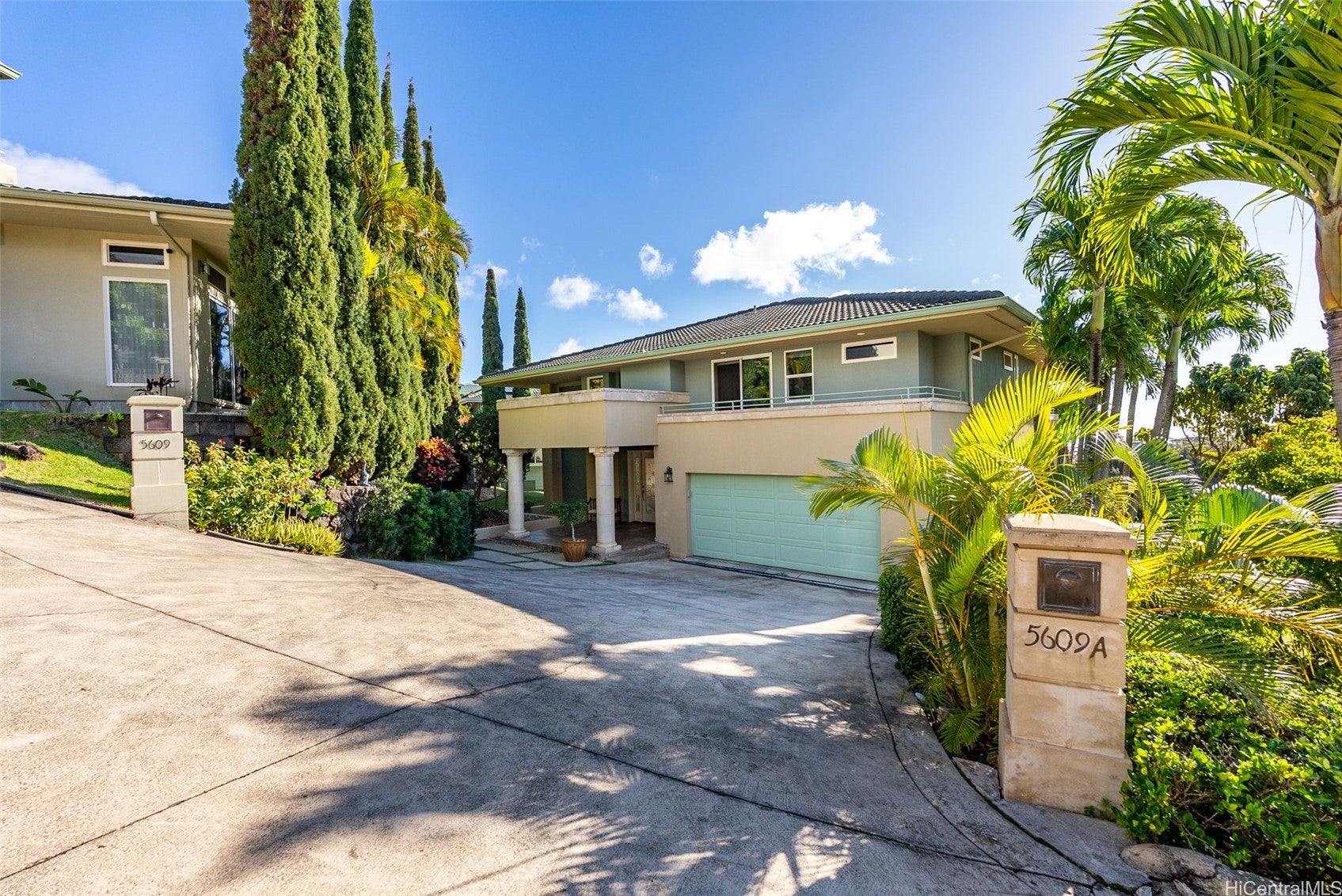 Honolulu, Hawaii, 96821, United States, 4 Bedrooms Bedrooms, ,4 BathroomsBathrooms,Residential,Contingent,2006797