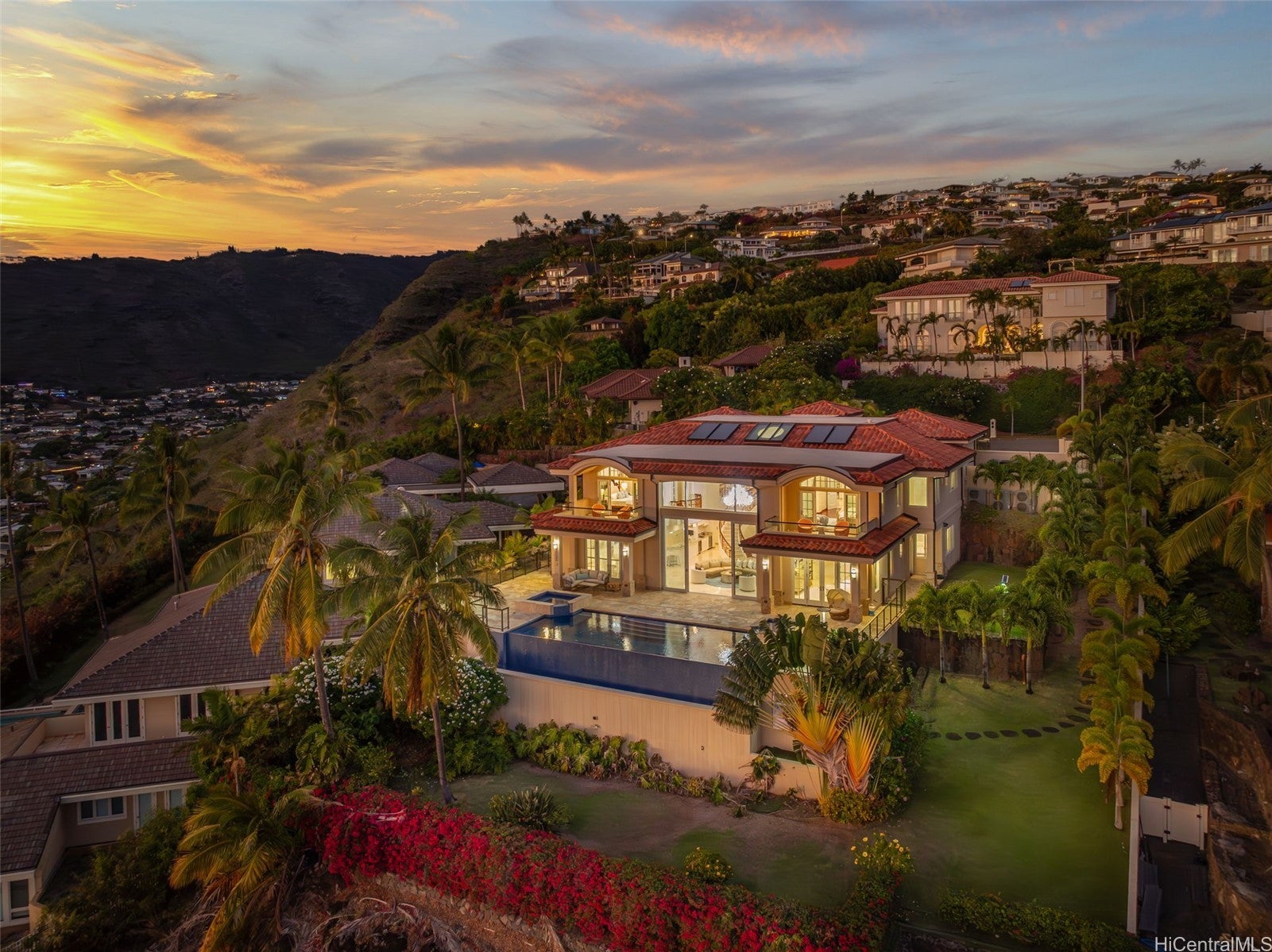 Honolulu, Hawaii, 96821, United States, 7 Bedrooms Bedrooms, ,8 BathroomsBathrooms,Residential,Active,2006802