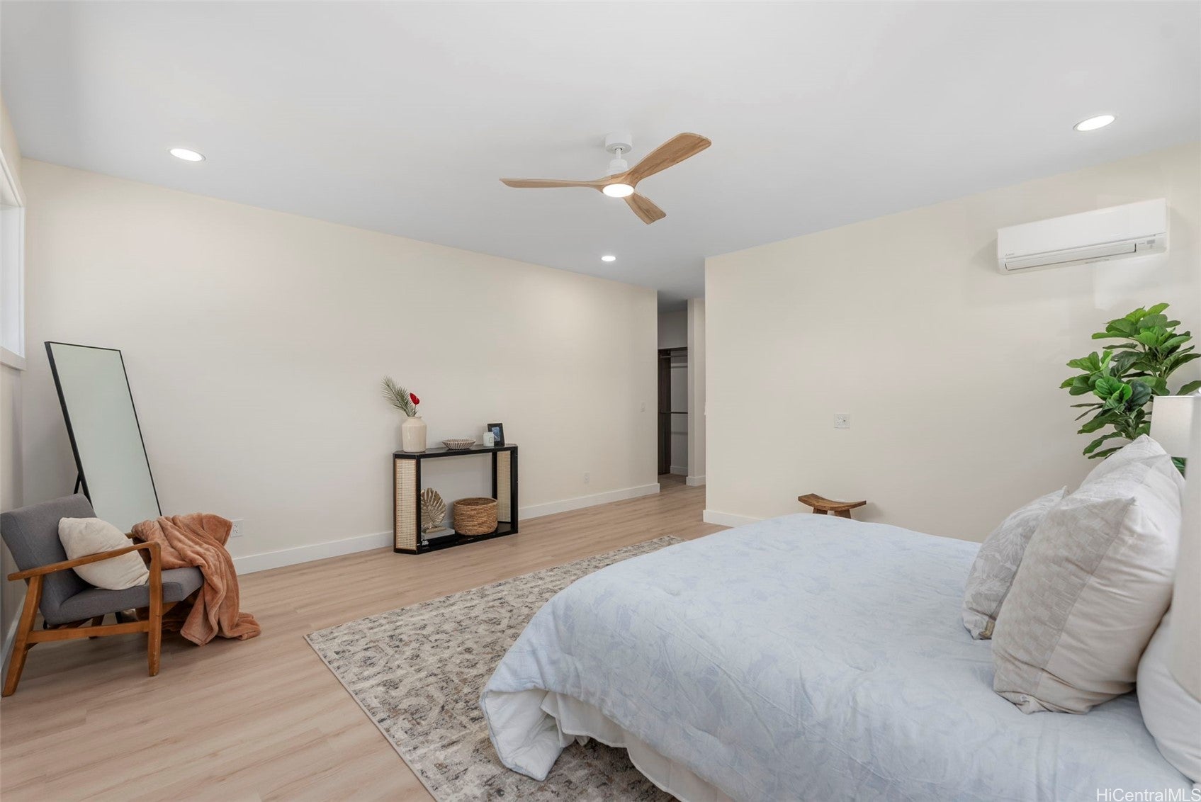 Honolulu, Hawaii, 96822, United States, 4 Bedrooms Bedrooms, ,4 BathroomsBathrooms,Residential,Active,1943814