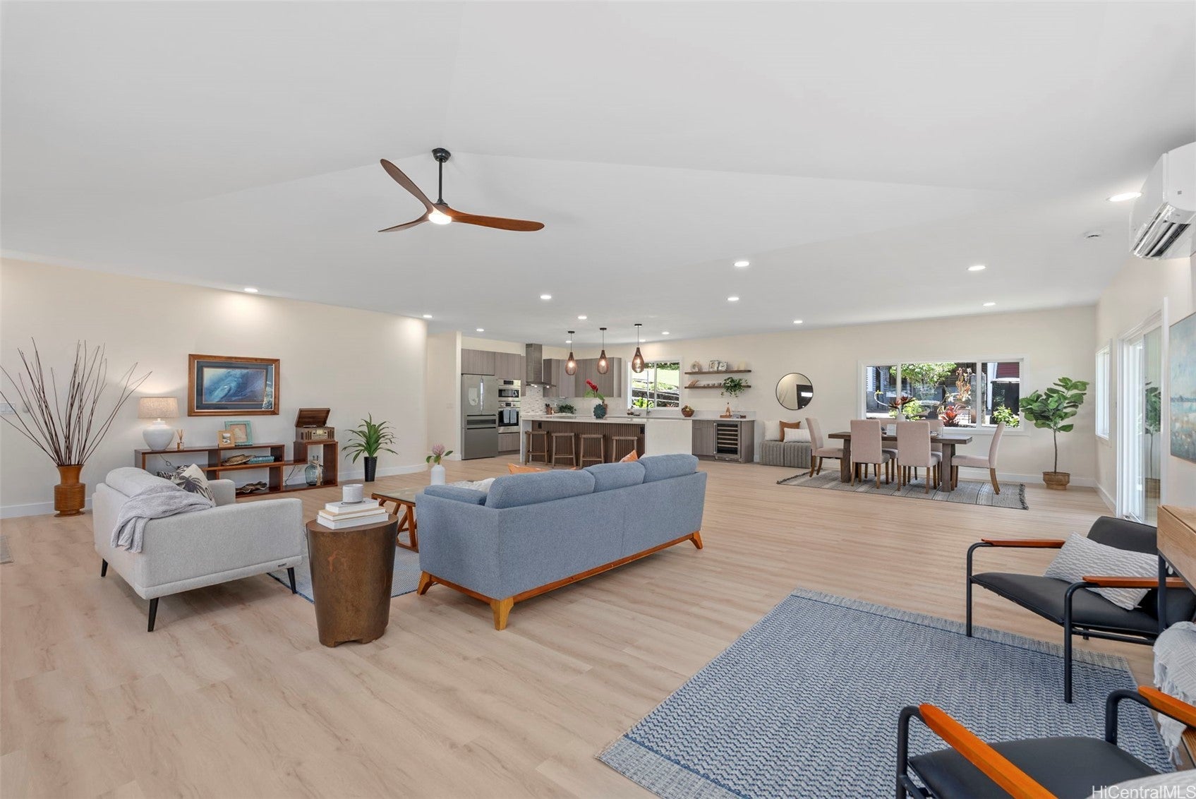 Honolulu, Hawaii, 96822, United States, 4 Bedrooms Bedrooms, ,4 BathroomsBathrooms,Residential,Active,1943814