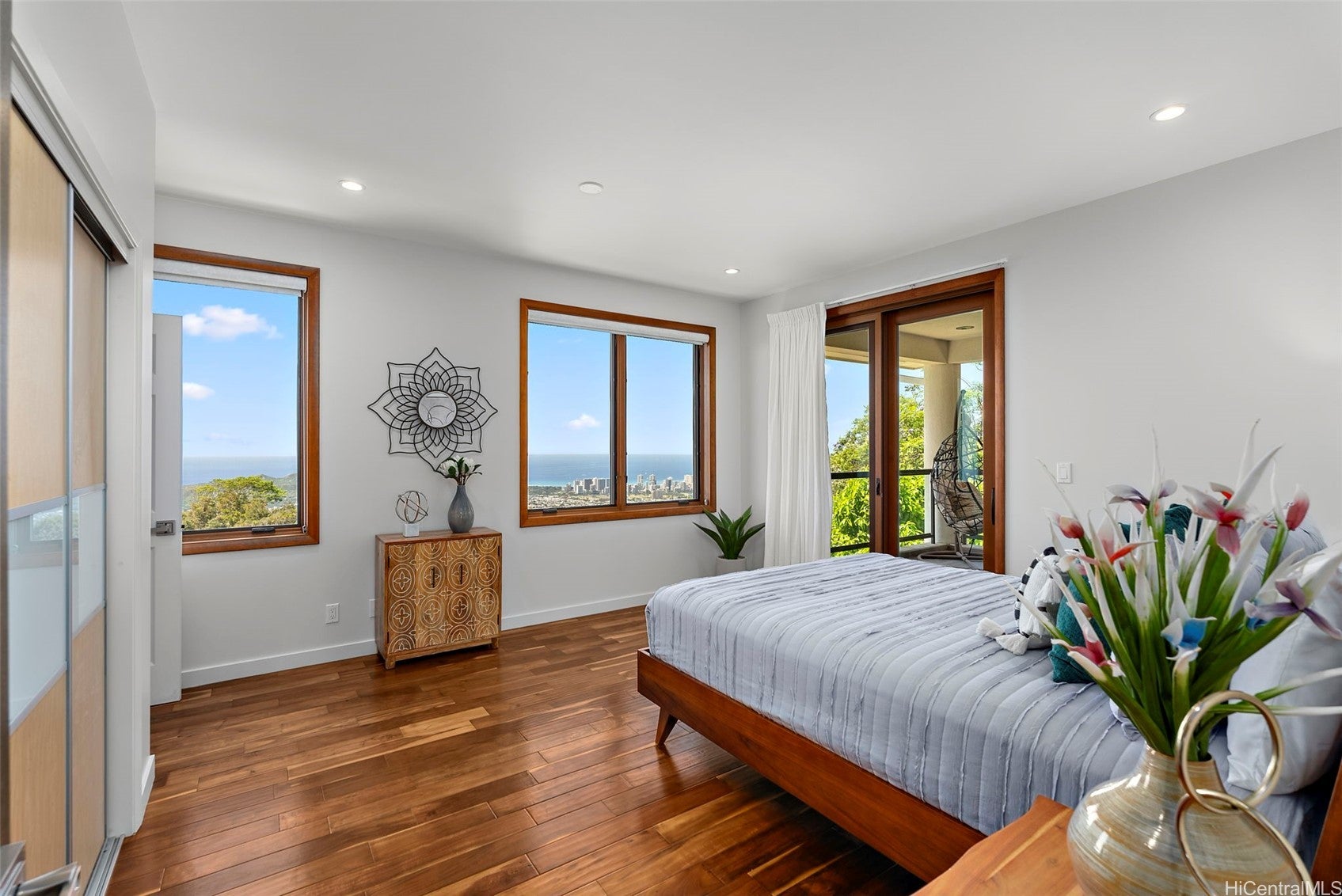 Honolulu, Hawaii, 96816, United States, 4 Bedrooms Bedrooms, ,4 BathroomsBathrooms,Residential,Active,1943823