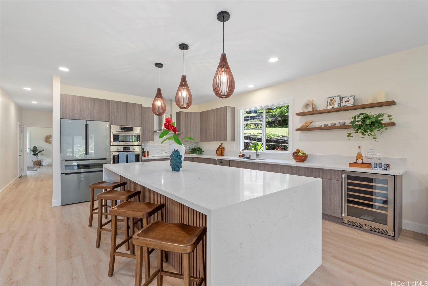 Honolulu, Hawaii, 96822, United States, 4 Bedrooms Bedrooms, ,4 BathroomsBathrooms,Residential,Active,1943814