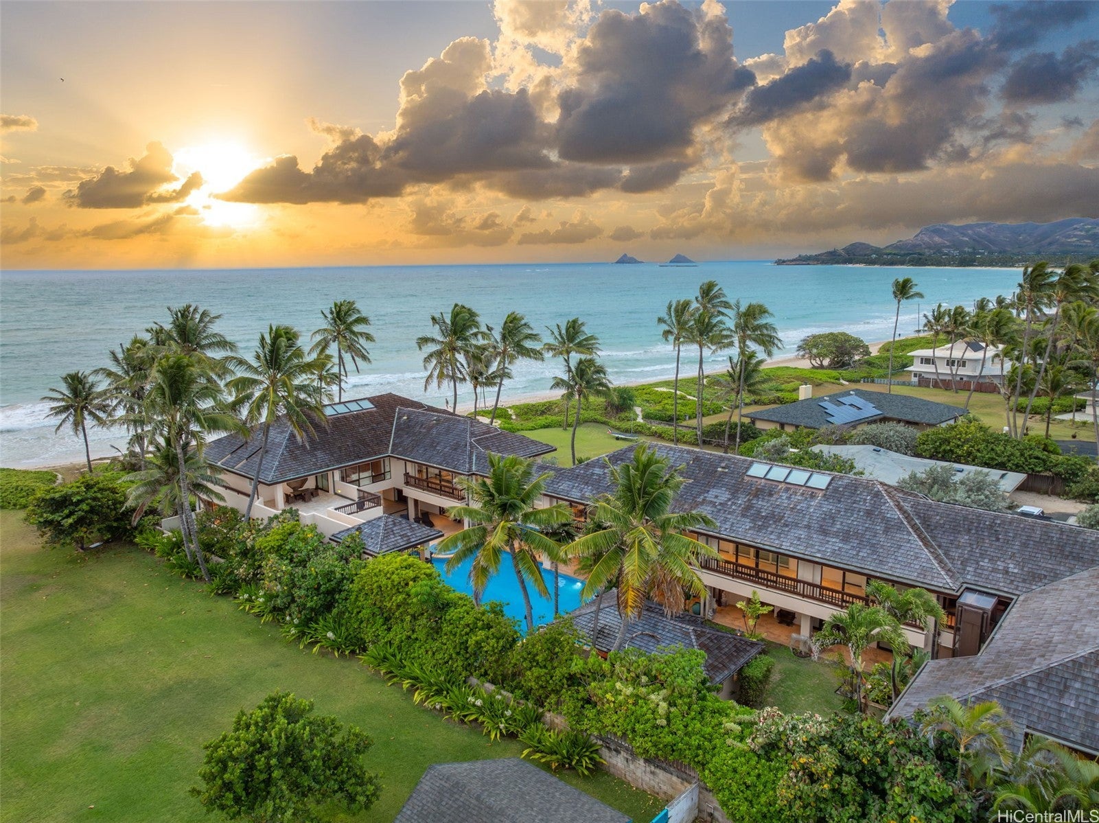 Kailua, Hawaii, 96734, United States, 12 Bedrooms Bedrooms, ,16 BathroomsBathrooms,Residential,Active,1944012