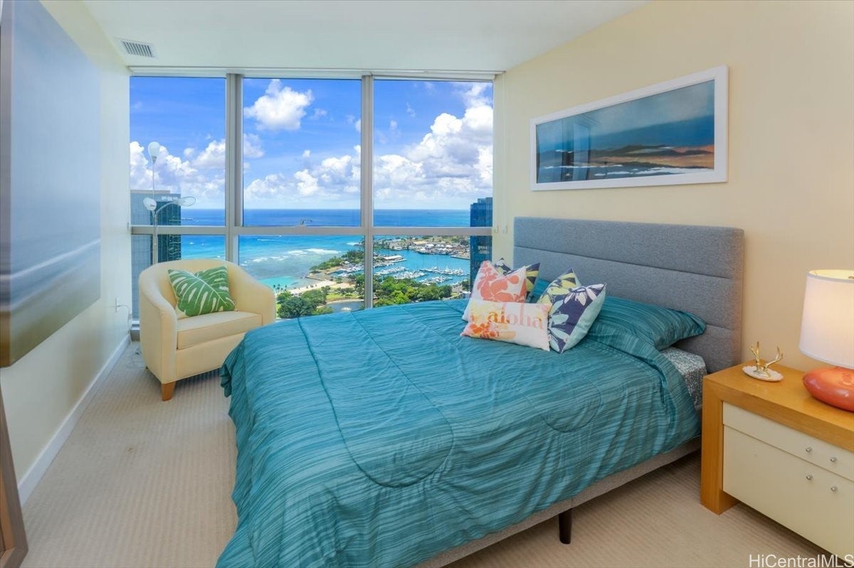 Honolulu, Hawaii, 96814, United States, 4 Bedrooms Bedrooms, ,5 BathroomsBathrooms,Residential,Active,1822012