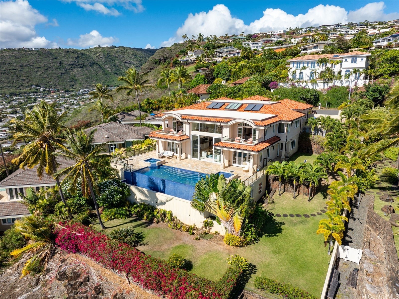 Honolulu, Hawaii, 96821, United States, 7 Bedrooms Bedrooms, ,8 BathroomsBathrooms,Residential,Active,2006802