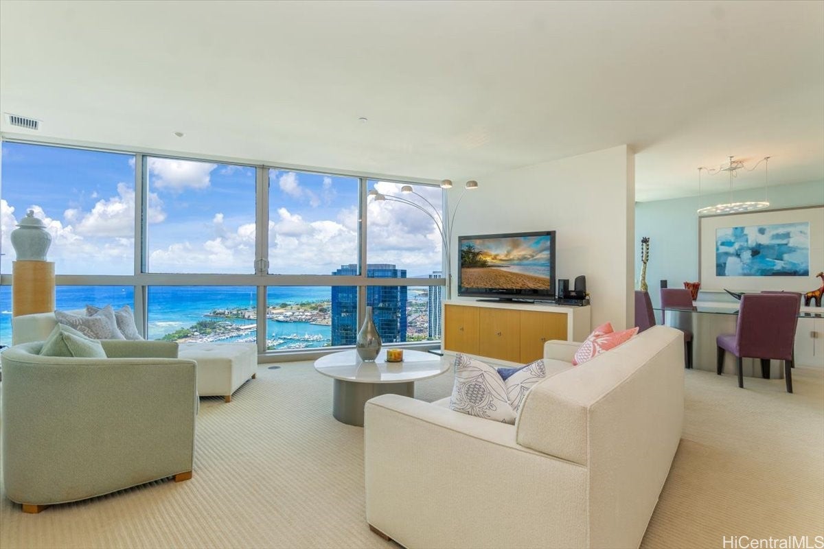 Honolulu, Hawaii, 96814, United States, 4 Bedrooms Bedrooms, ,5 BathroomsBathrooms,Residential,Active,1822012