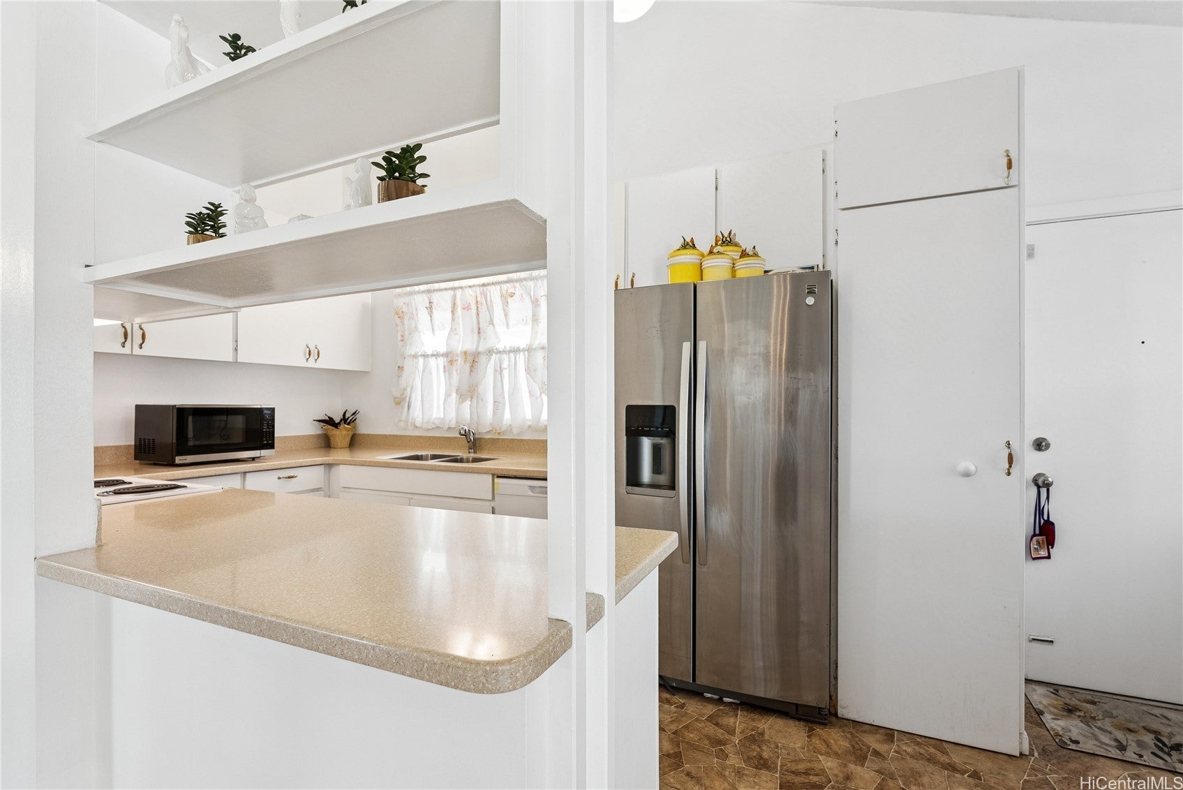 Honolulu, Hawaii, 96825, United States, 3 Bedrooms Bedrooms, ,2 BathroomsBathrooms,Residential,Contingent,1943822