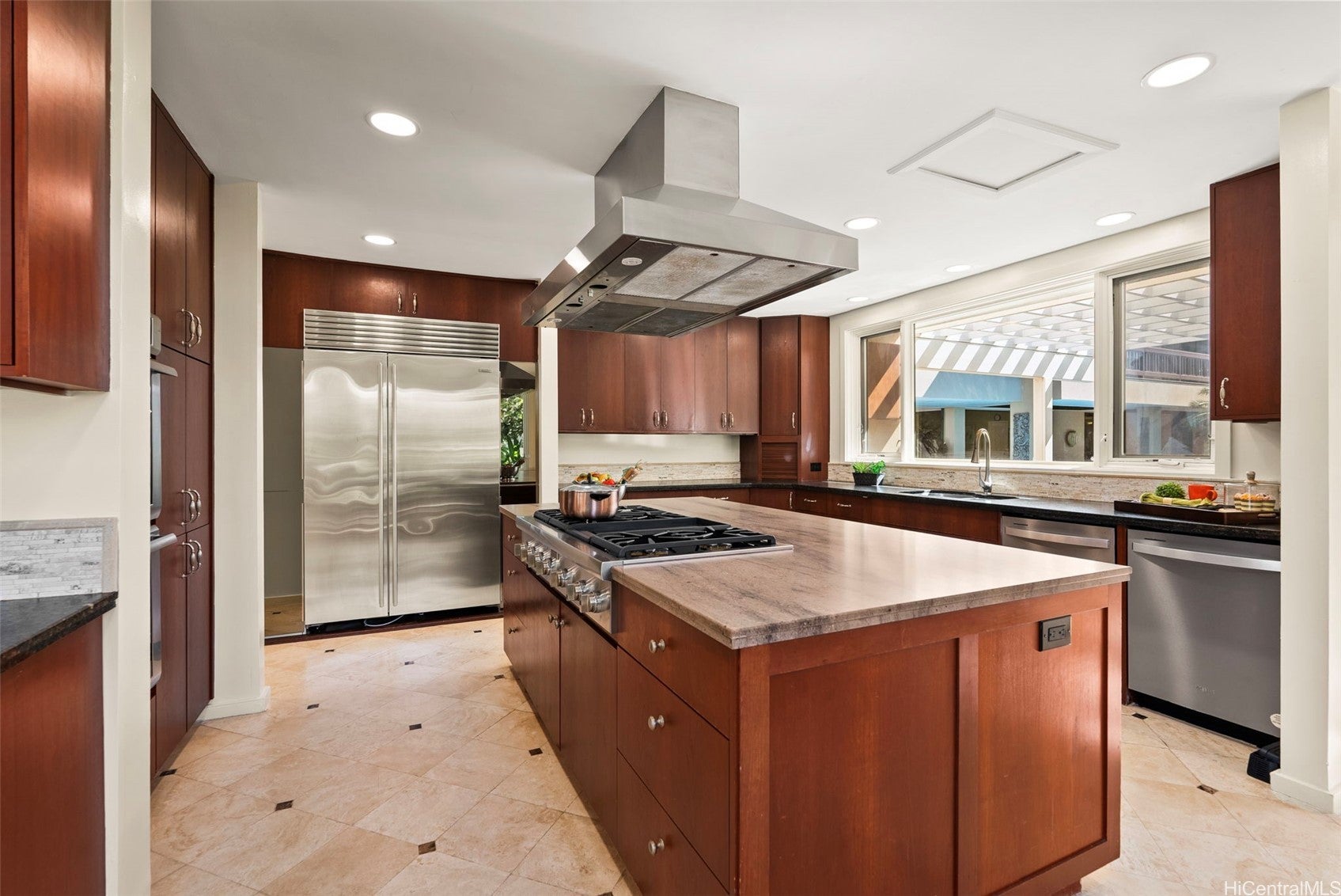 Kailua, Hawaii, 96734, United States, 12 Bedrooms Bedrooms, ,16 BathroomsBathrooms,Residential,Active,1943820