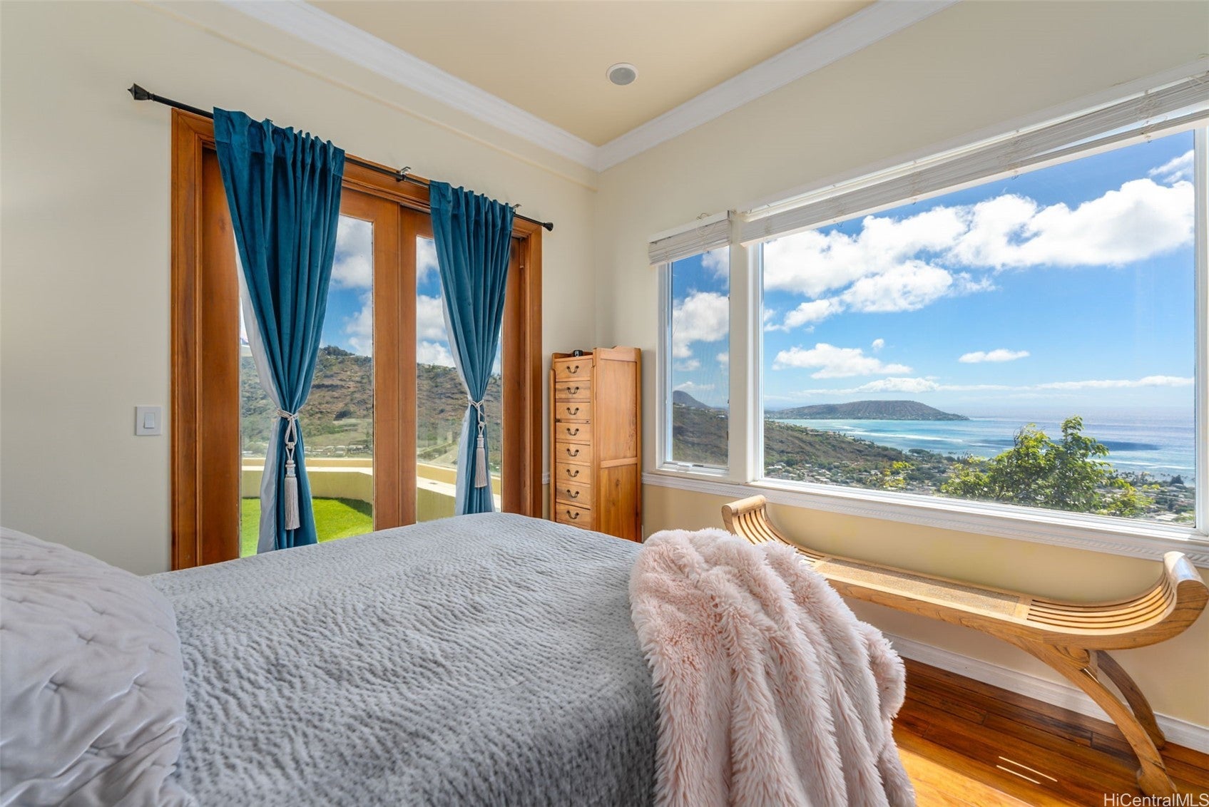 Honolulu, Hawaii, 96821, United States, 5 Bedrooms Bedrooms, ,5 BathroomsBathrooms,Residential,Active,1943765