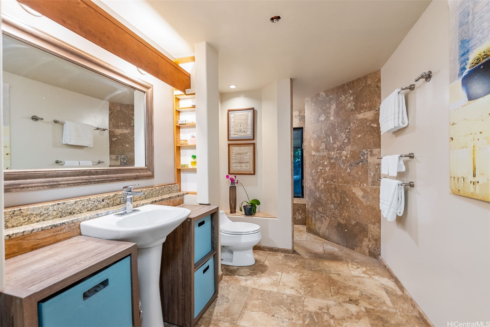 Honolulu, Hawaii, 96817, United States, 2 Bedrooms Bedrooms, ,3 BathroomsBathrooms,Residential,Active,1943804