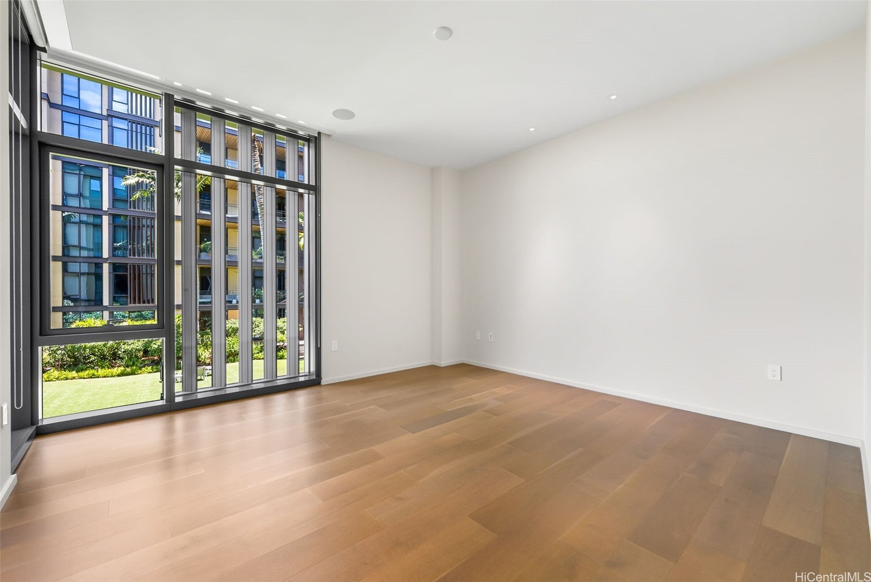 Honolulu, Hawaii, 96814, United States, 2 Bedrooms Bedrooms, ,3 BathroomsBathrooms,Residential,Active,1943792