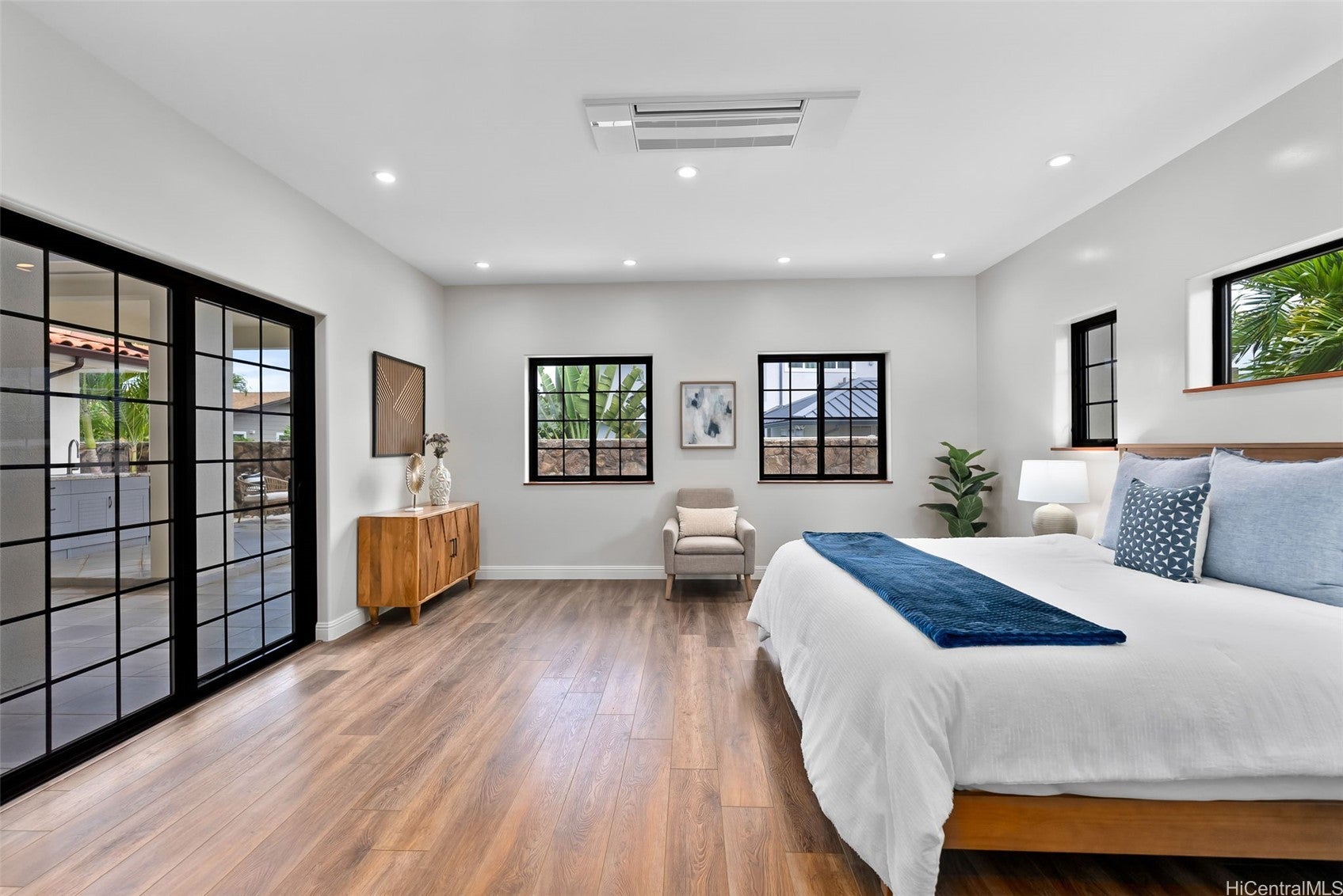 Honolulu, Hawaii, 96816, United States, 6 Bedrooms Bedrooms, ,6 BathroomsBathrooms,Residential,Active,1943793