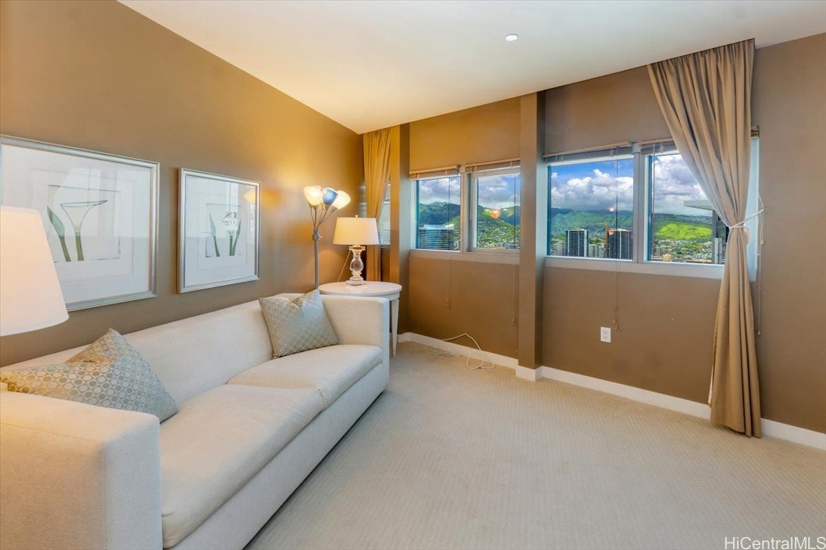 Honolulu, Hawaii, 96814, United States, 4 Bedrooms Bedrooms, ,5 BathroomsBathrooms,Residential,Active,1822012