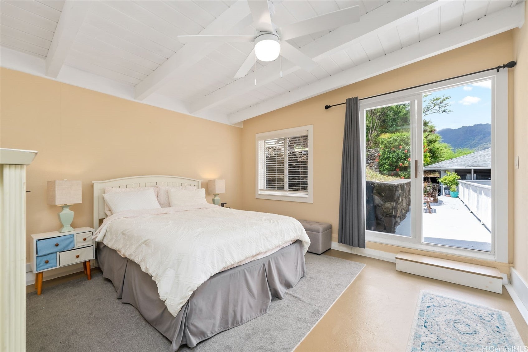 Honolulu, Hawaii, 96821, United States, 10 Bedrooms Bedrooms, ,7 BathroomsBathrooms,Residential,Active,1943771