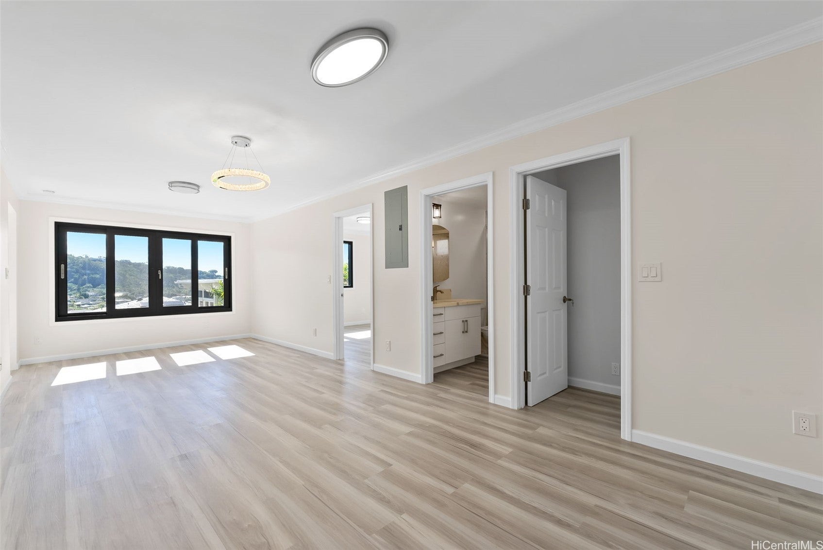 Honolulu, Hawaii, 96817, United States, 8 Bedrooms Bedrooms, ,11 BathroomsBathrooms,Residential,Active,1943837