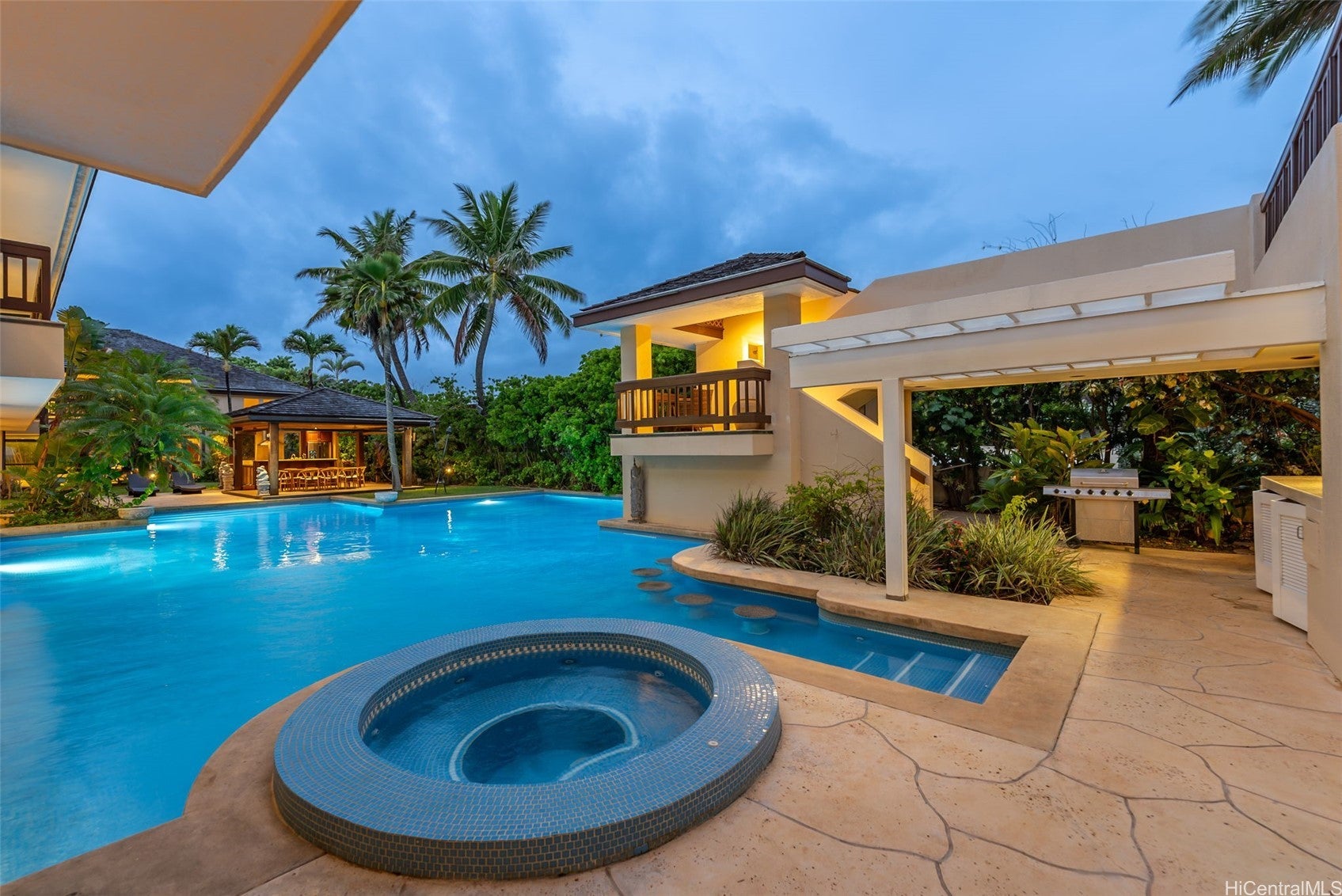 Kailua, Hawaii, 96734, United States, 12 Bedrooms Bedrooms, ,16 BathroomsBathrooms,Residential,Active,1944012