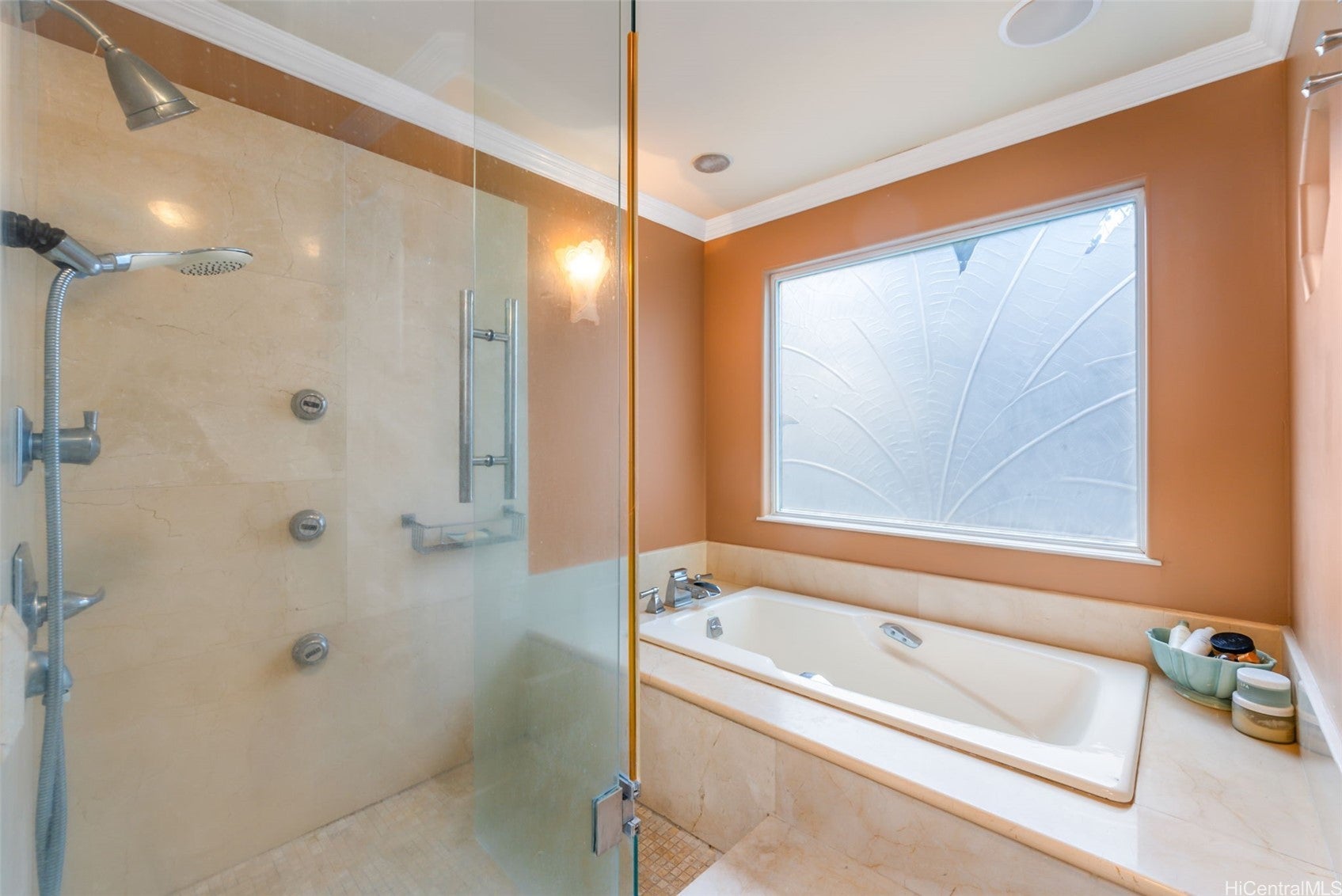 Honolulu, Hawaii, 96821, United States, 5 Bedrooms Bedrooms, ,5 BathroomsBathrooms,Residential,Active,1943765