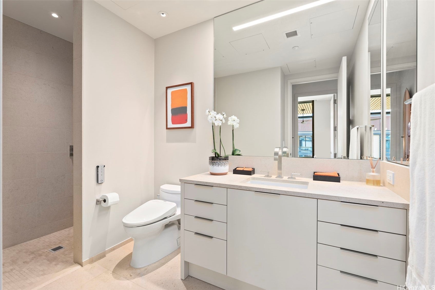 Honolulu, Hawaii, 96814, United States, 2 Bedrooms Bedrooms, ,2 BathroomsBathrooms,Residential,Active,2009852