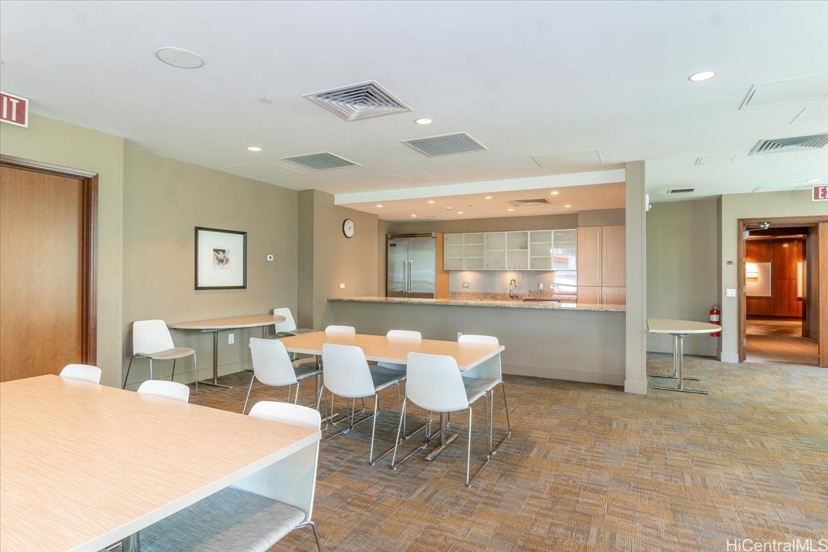 Honolulu, Hawaii, 96814, United States, 4 Bedrooms Bedrooms, ,5 BathroomsBathrooms,Residential,Active,1822012