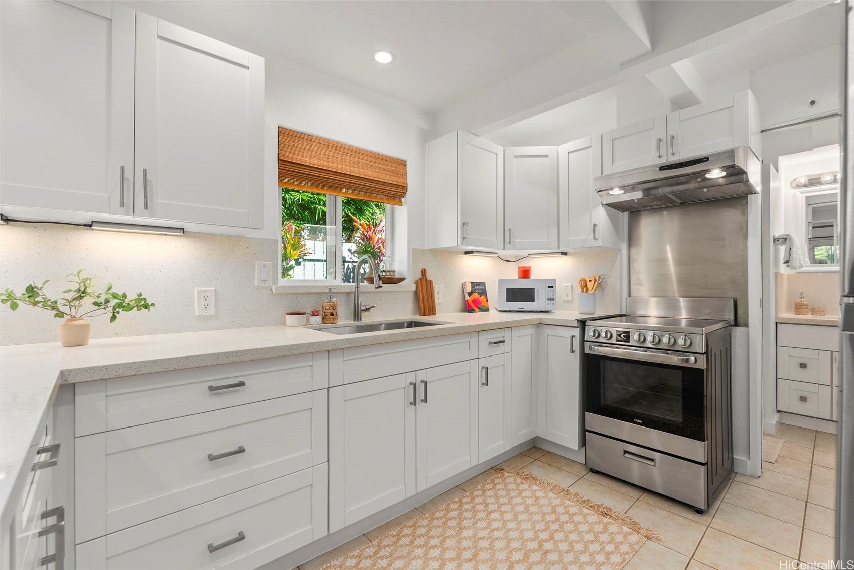 Haleiwa, Hawaii, 96712, United States, 4 Bedrooms Bedrooms, ,4 BathroomsBathrooms,Residential,Active,1993935