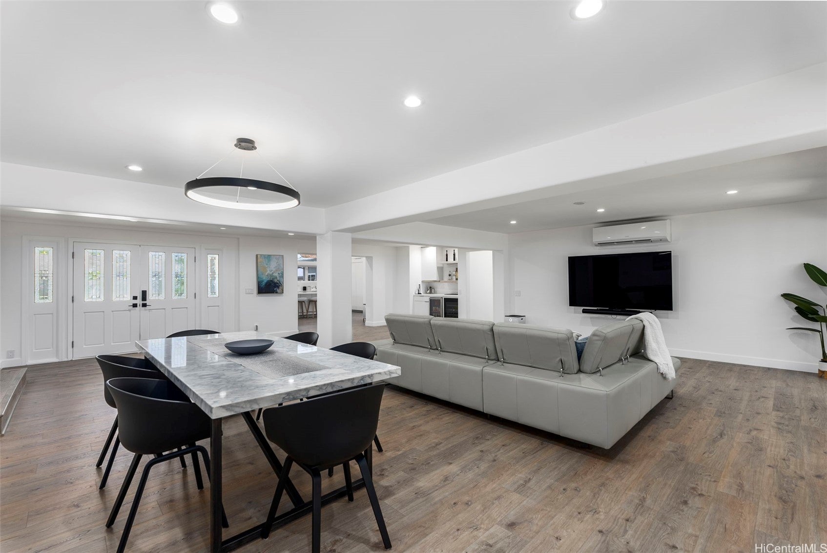 Honolulu, Hawaii, 96825, United States, 5 Bedrooms Bedrooms, ,4 BathroomsBathrooms,Residential,Active,1943784