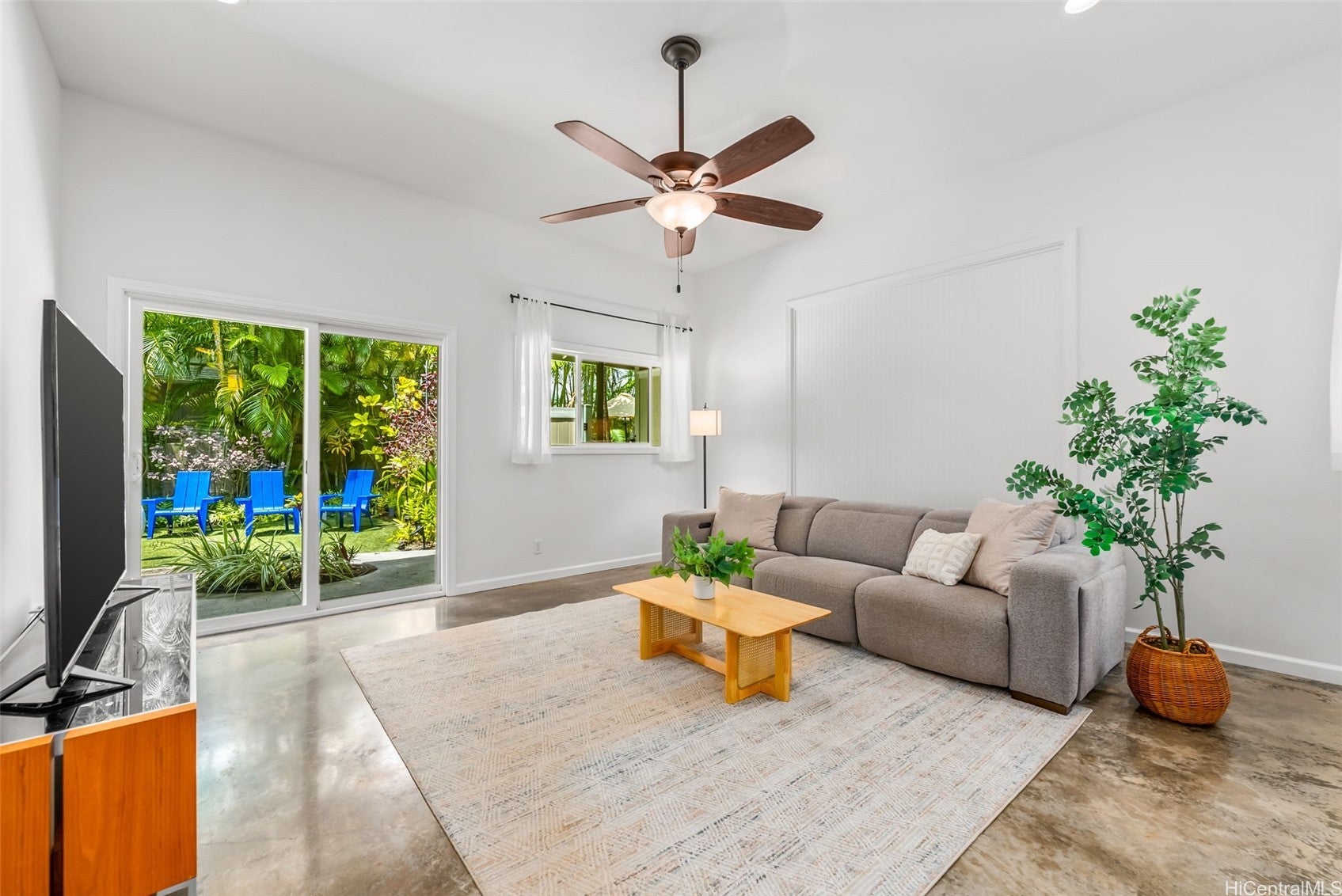 Kailua, Hawaii, 96734, United States, 6 Bedrooms Bedrooms, ,3 BathroomsBathrooms,Residential,Pending,1943834