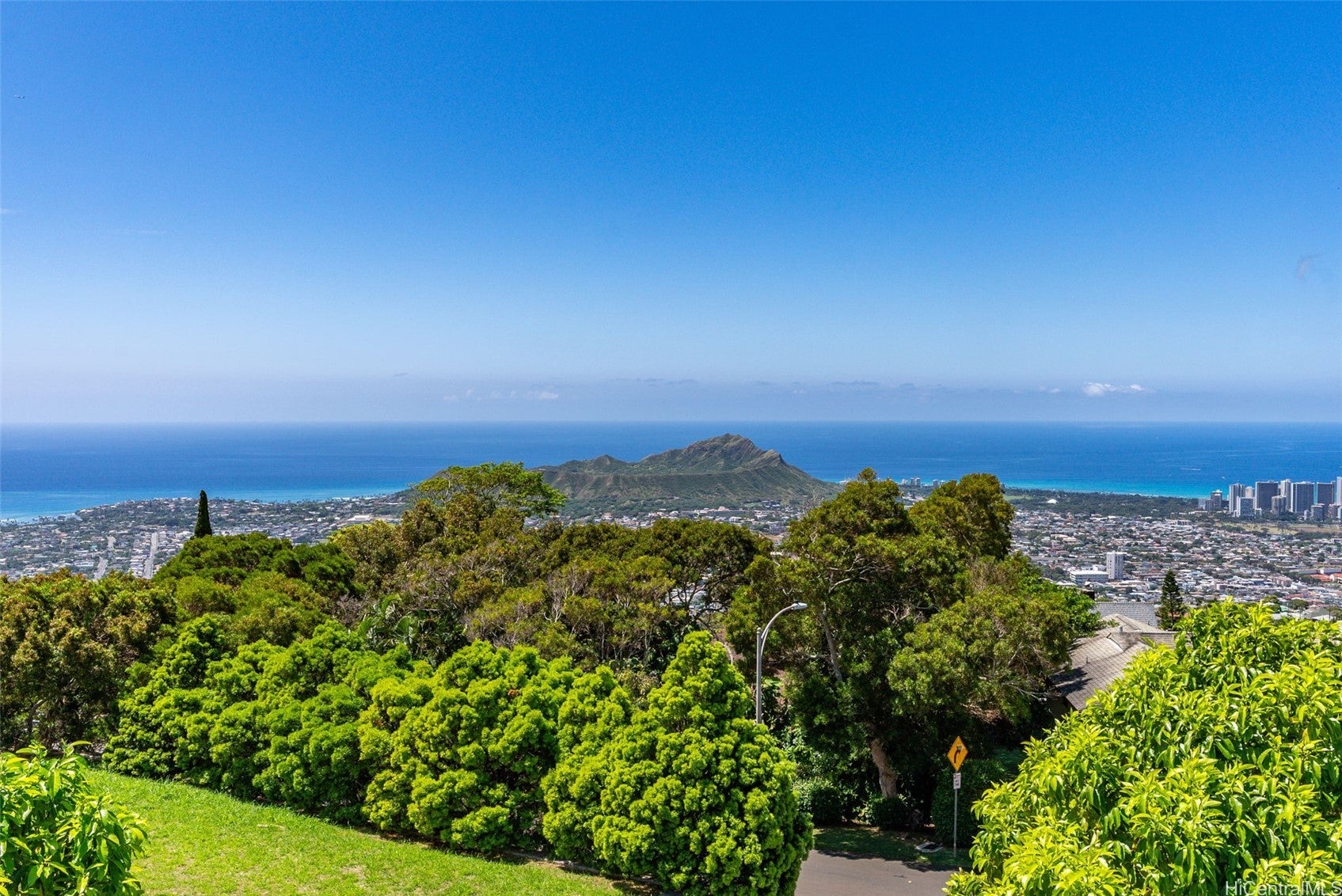 Honolulu, Hawaii, 96816, United States, 4 Bedrooms Bedrooms, ,4 BathroomsBathrooms,Residential,Active,1943823