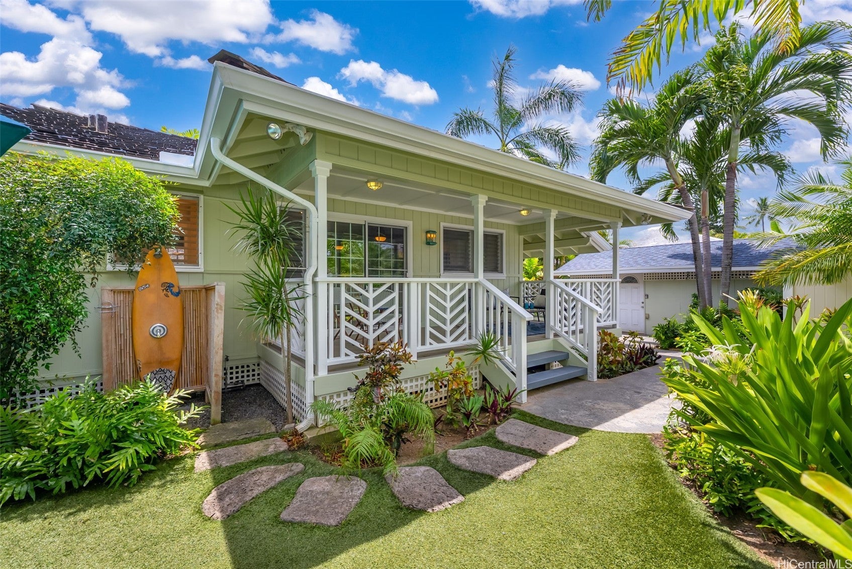 Kailua, Hawaii, 96734, United States, 6 Bedrooms Bedrooms, ,3 BathroomsBathrooms,Residential,Pending,1943834
