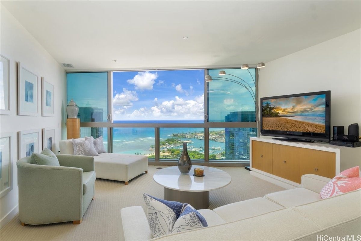 Honolulu, Hawaii, 96814, United States, 4 Bedrooms Bedrooms, ,5 BathroomsBathrooms,Residential,Active,1822012